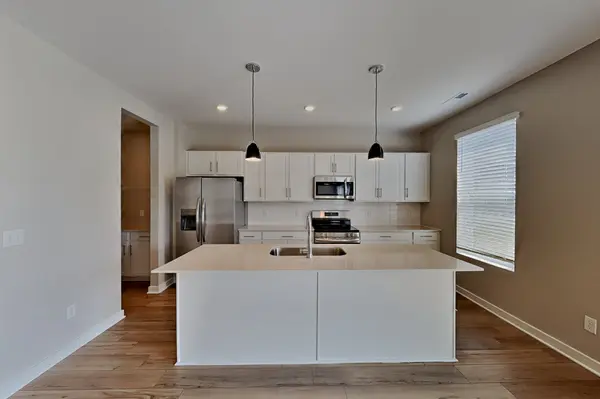 7001 Park Knoll Ln, Mount Juliet, TN 37122