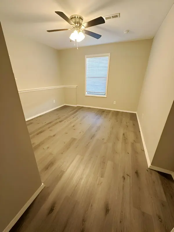 561 N Jester AVE, Republic, MO 65738