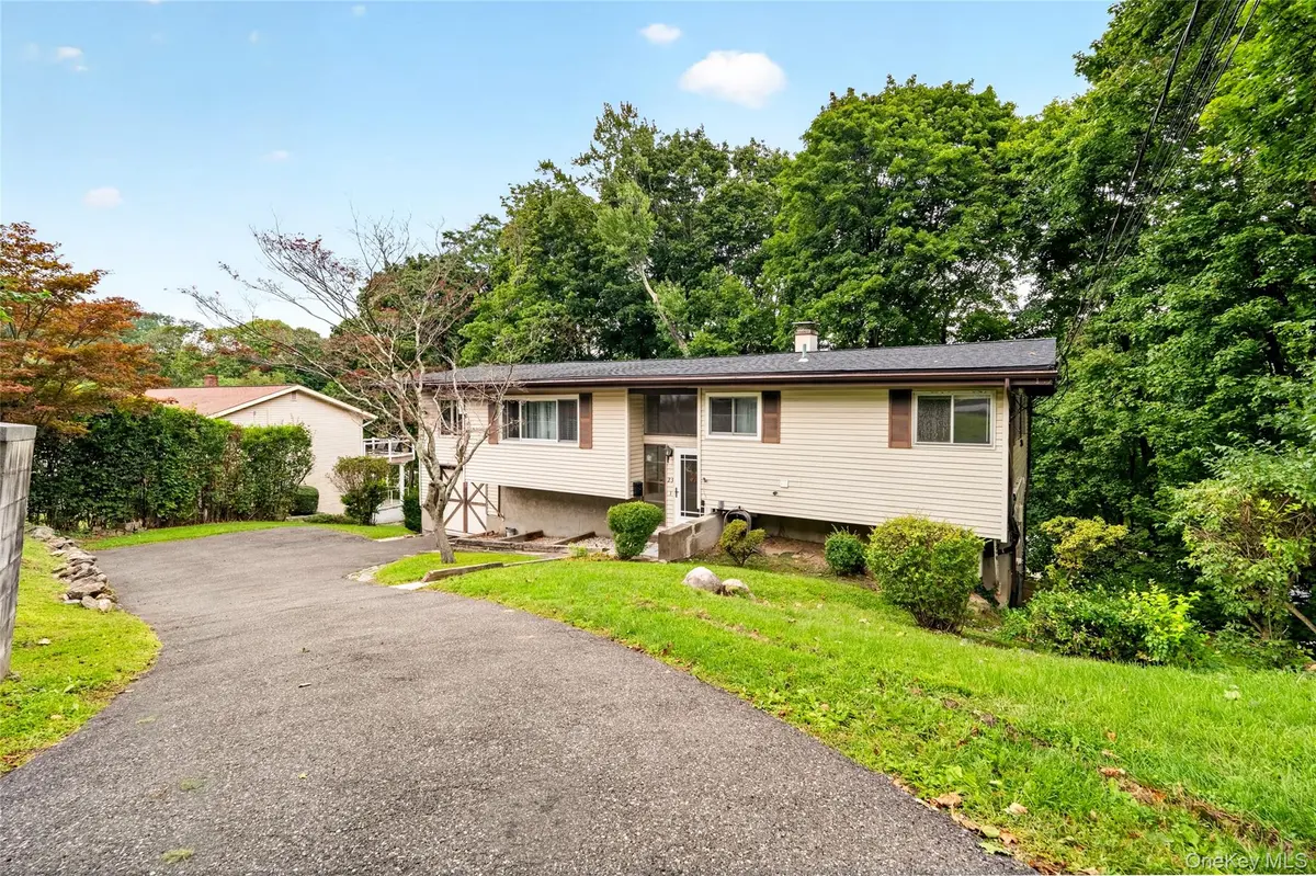 23 Howard AVE, Valhalla, NY 10595