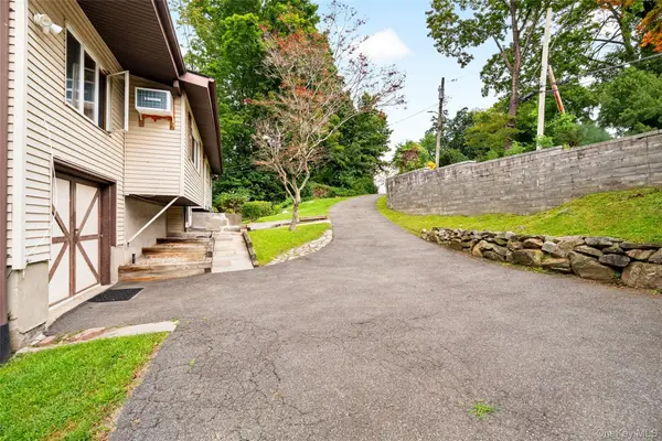 23 Howard AVE, Valhalla, NY 10595