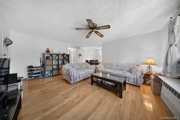 196-23 73rd Ave #2, Fresh Meadows, NY 11365