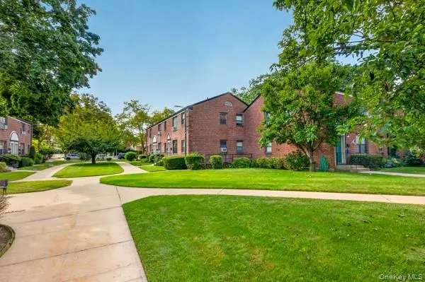 196-23 73rd Ave #2, Fresh Meadows, NY 11365
