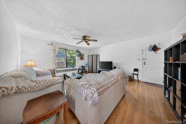 196-23 73rd Ave #2, Fresh Meadows, NY 11365