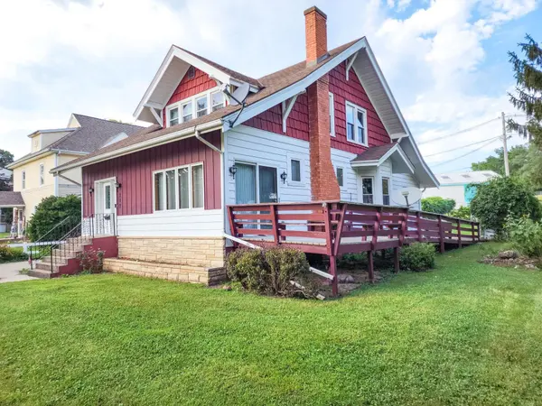 117 NW 3rd ST, Hopkinton, IA 52237