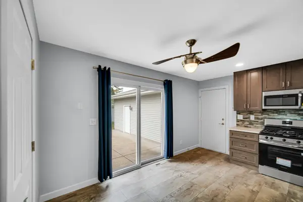 214 Locust AVE, Hebron, IN 46341