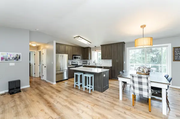 2 Lillie LN SE, Pine Island, MN 55963