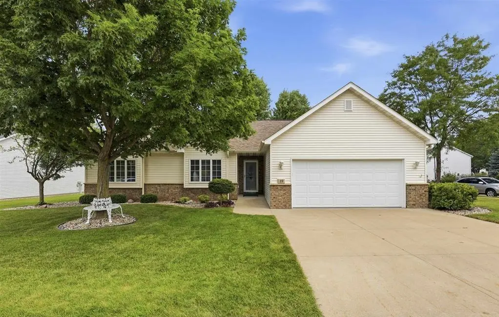 89 PENBROOK CIR, Appleton, WI 54914