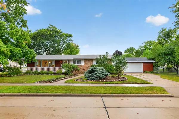 1135 WINDSOR ST, Oshkosh, WI 54902
