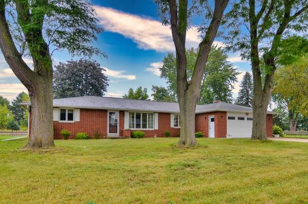 1040 DEBRA ST, Wrightstown, WI 54180