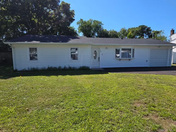 58 Appel DR, Shirley, NY 11967