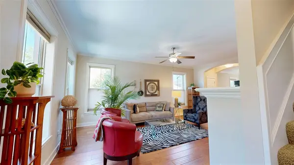1005 Walker Cir., Iowa City, IA 52245