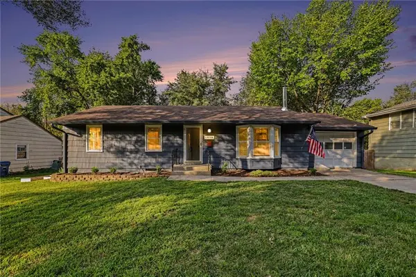 13254 Park Hills DR, Grandview, MO 64030