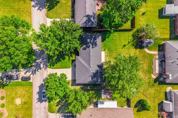 1305 N Greenbriar RD, Muncie, IN 47304