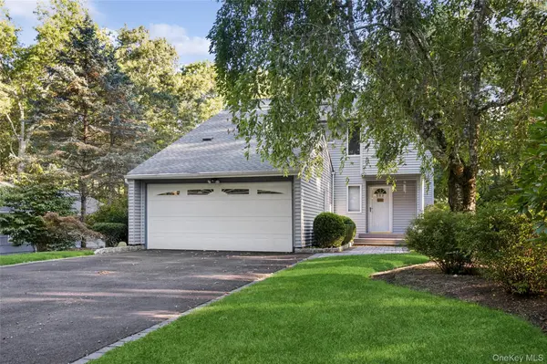 287 Peconic Terrace, Calverton, NY 11933