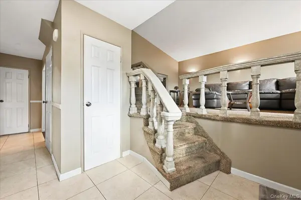 2872 Bayview AVE, Wantagh, NY 11793