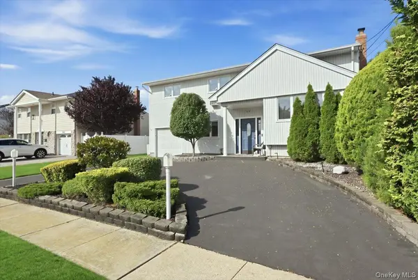 2872 Bayview AVE, Wantagh, NY 11793