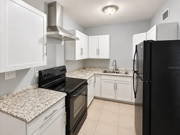 2021 W GORE ST, Orlando, FL 32805