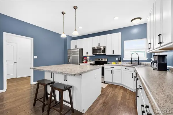 634 Creek Bend DR, Lake St Louis, MO 63367