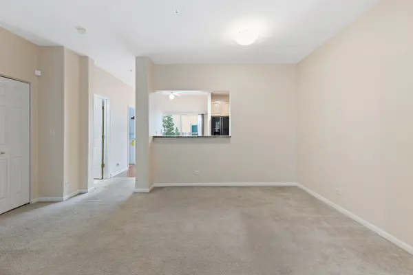 106 Rosehall DR, Lake Zurich, IL 60047