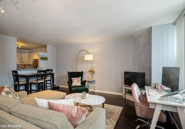 400 E Randolph ST #3502, Chicago, IL 60601