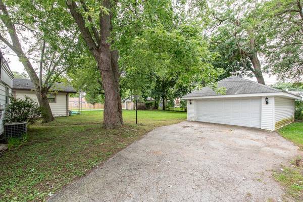 1220 Fulton AVE, Winthrop Harbor, IL 60096