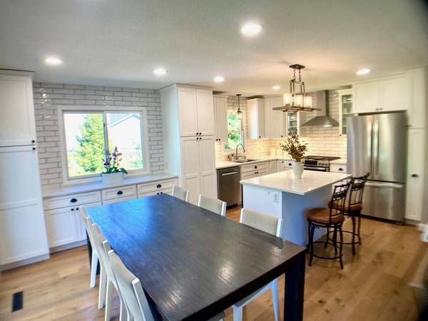 13601 Dan Patch LN, Savage, MN 55378