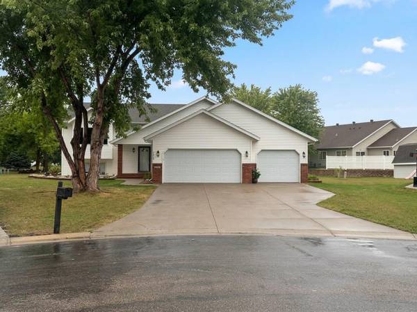 1701 33 1/2 ST S, Moorhead, MN 56560