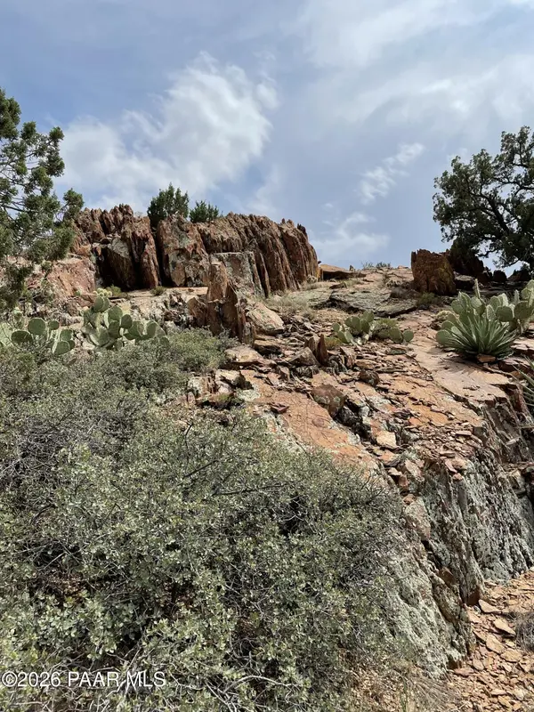 0 Copper Mountain RD, Mayer, AZ 86333