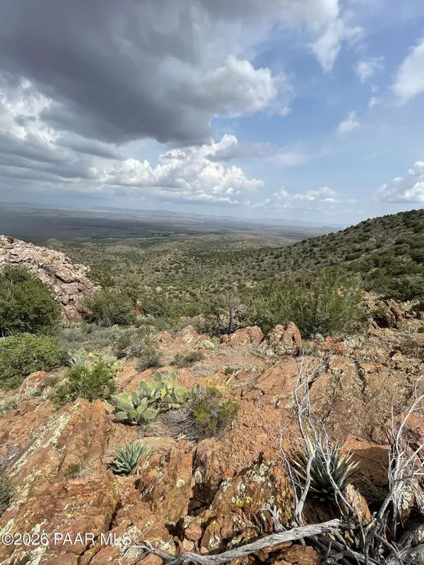 0 Copper Mountain RD, Mayer, AZ 86333