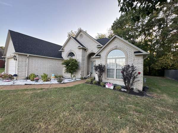 132 Oxford Dr, Jackson, TN 38305