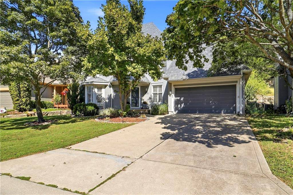 6355 Walker ST, Shawnee, KS 66218