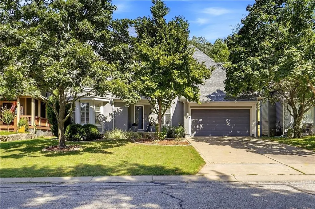 6355 Walker ST, Shawnee, KS 66218