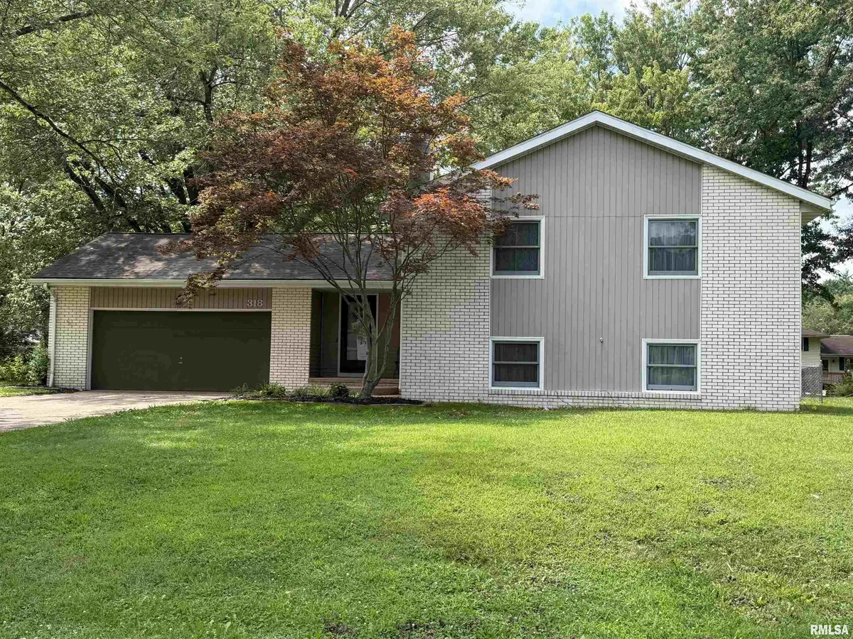 318 MEADOW DR, Macomb, IL 61455