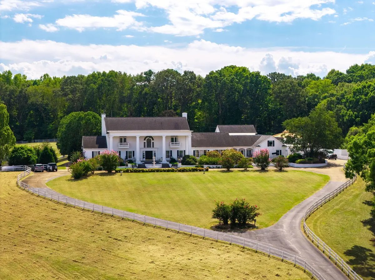 8212 Bell Mill Road, Ooltewah, TN 37363