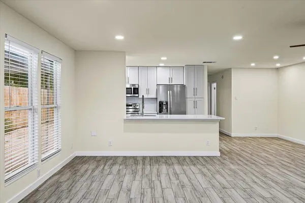 303 Fantail LOOP #B, Austin, TX 78734