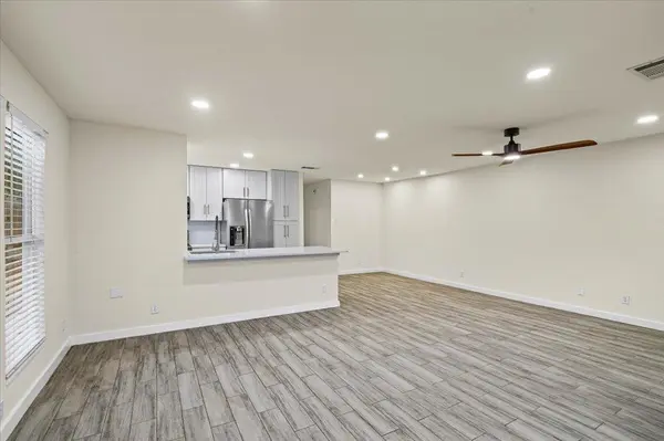 303 Fantail LOOP #B, Austin, TX 78734