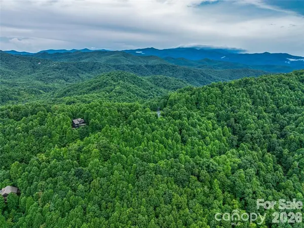 9999 Kestrel LN, Black Mountain, NC 28711