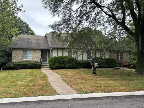 1113 NW 12th ST, Blue Springs, MO 64015