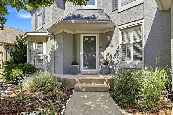 6355 Walker ST, Shawnee, KS 66218