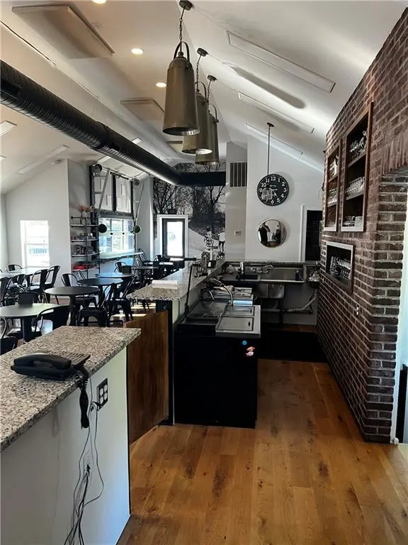 6480 SE US 169 HWY, St Joseph, MO 64507