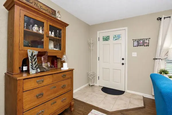 5141 Monrovia ST, Shawnee, KS 66216