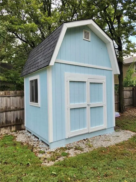 2012 E 26th ST, Lawrence, KS 66046