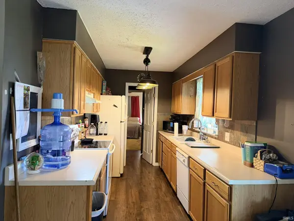 2006 E Wade RD, Warsaw, IN 46580