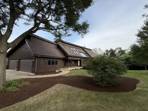 518 High Meadow DR, Bull Valley, IL 60098