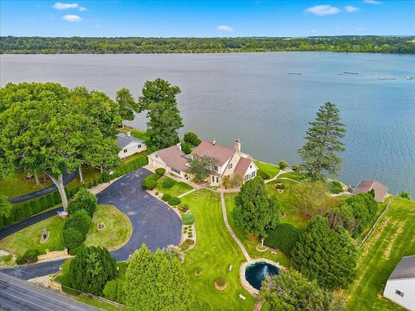 2105 Riverview RD, Rock Falls, IL 61071