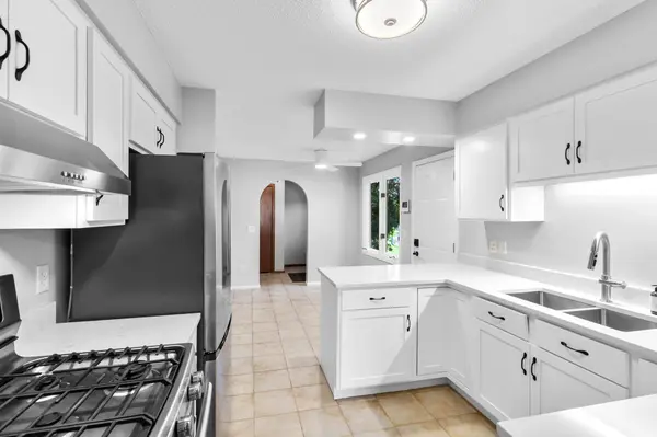 4030 Mackubin ST, Shoreview, MN 55126