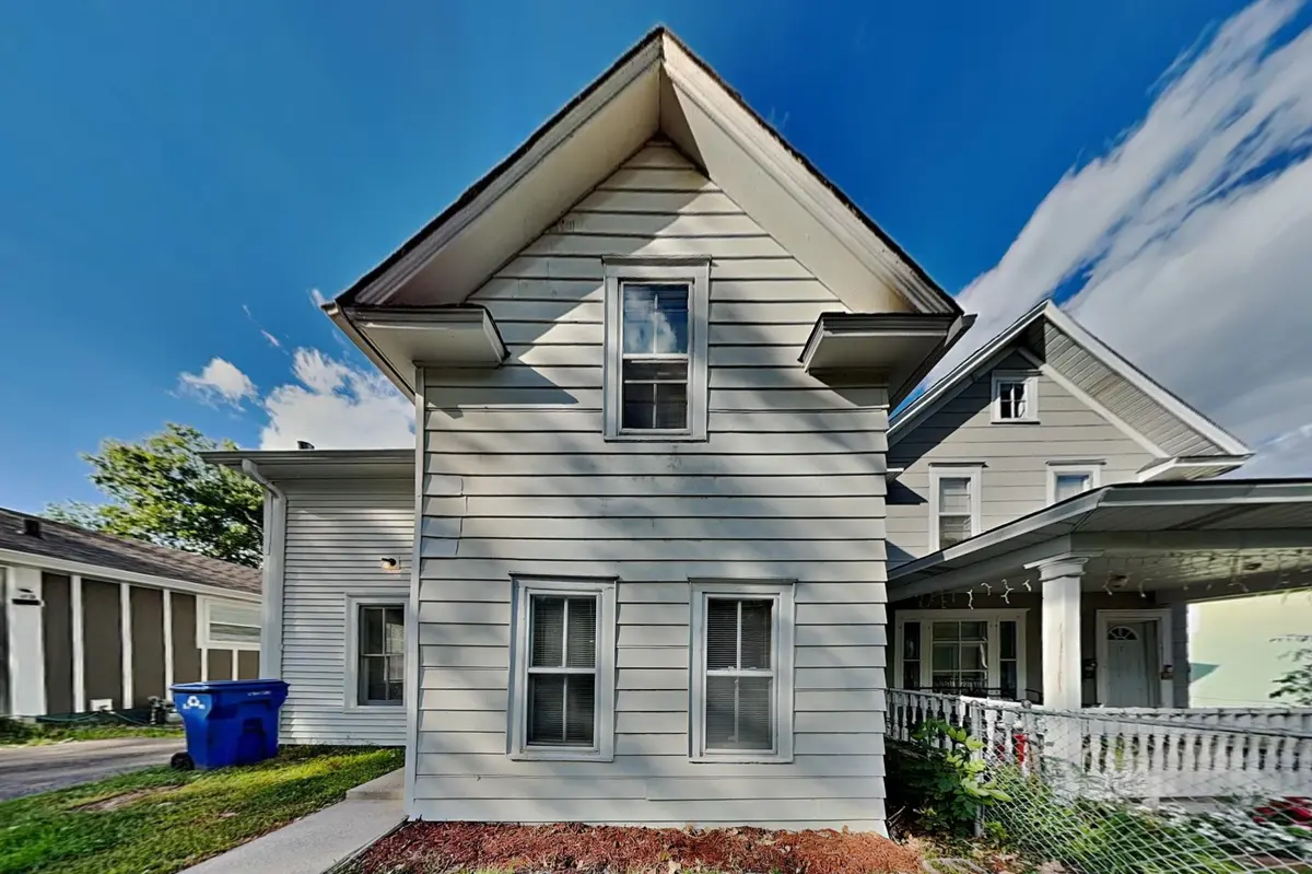 303 Curtice ST E, Saint Paul, MN 55107