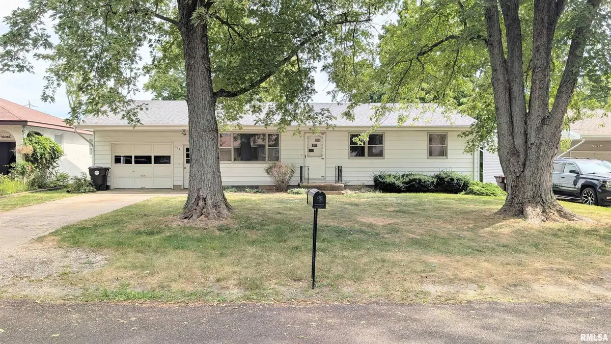 503 S WHITE ST, Mackinaw, IL 61755
