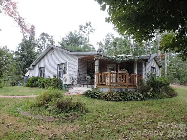 74 Vaughn RD, Spruce Pine, NC 28777