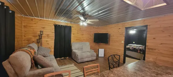 848 S Meridian ST, Jasonville, IN 47438-2110